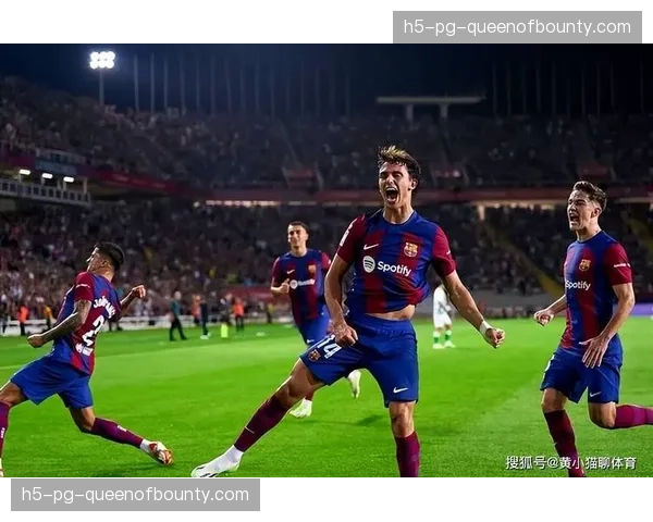 场上花絮：格拉纳达门将出击失误送空门，对方前锋将球踢飞