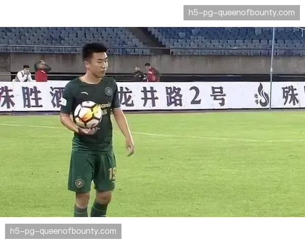 【2026年4月中超联赛·人物·聚焦浙江队小将完成中超首秀，20岁中场被主帅称赞“冷静超出年龄”